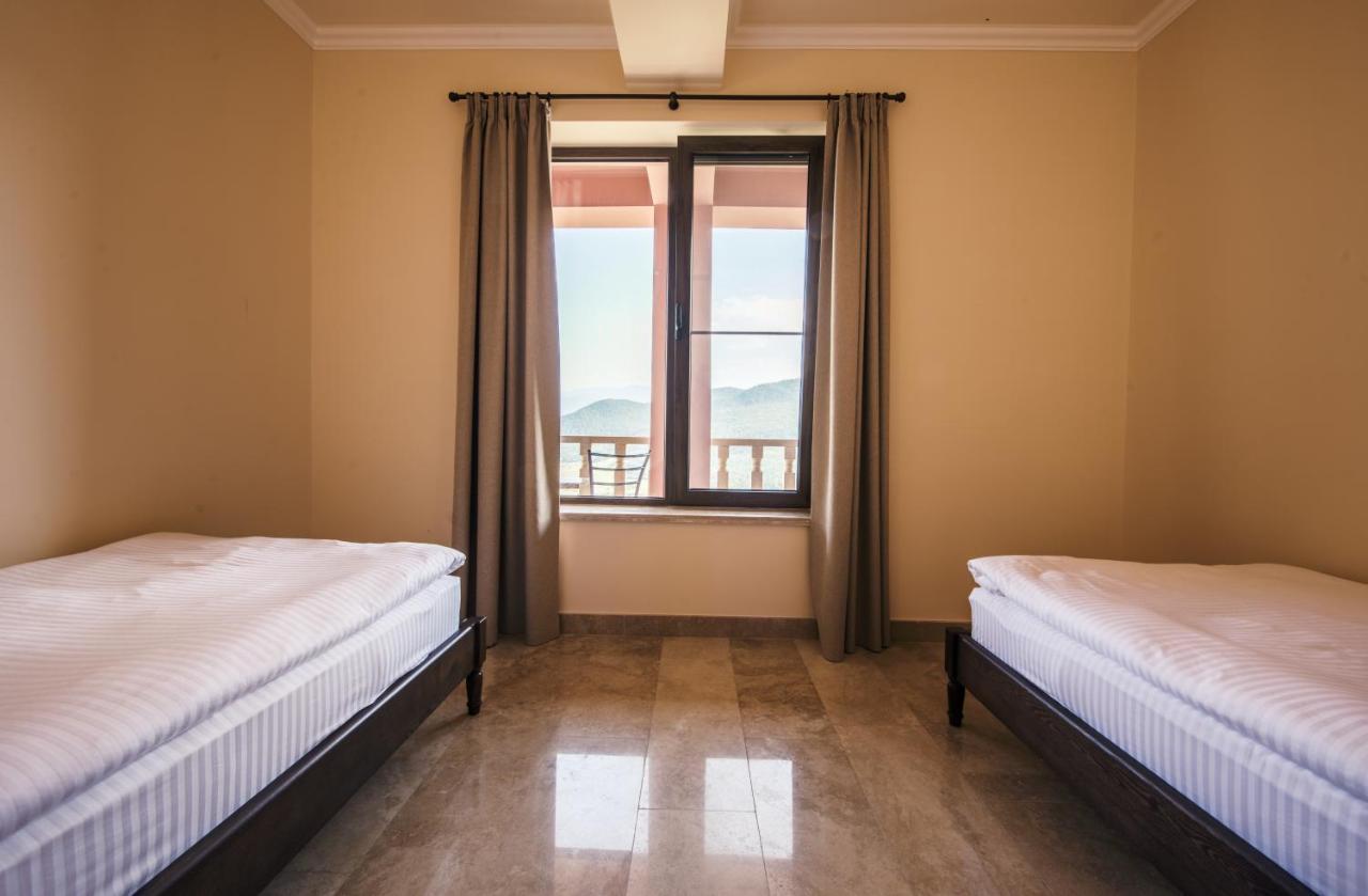 Lastiver Resort Yenokavan Buitenkant foto